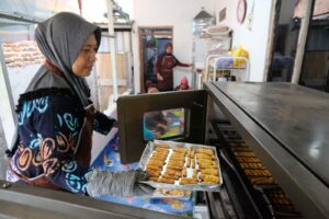 Memanen Harta Karun Gizi dari Limbah Biji Durian di Gunungpati, Aroma Bronis Pongge UMKM Karya Bunda Mandiri