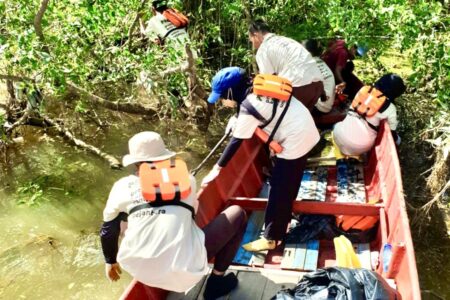 Bersih Sungai Cegah Banjir, Pertamina EP Sangasanga Field Gandeng Stakeholder Sanga-Sanga Dalam