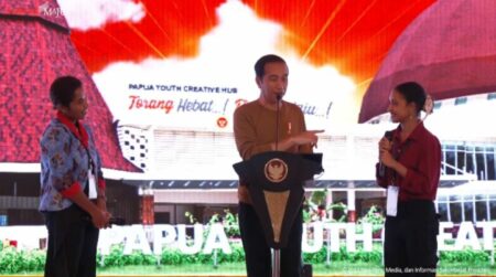 Jokowi Resmikan Papua Youth Creative Hub