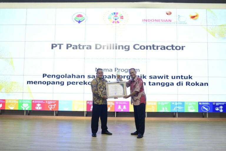 Kemendes Berikan Penghargaan Kepada PT Patra Drilling Contractor