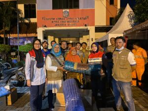 PGN dan Team Pertamina Peduli Salurkan Bantuan Warga Terdampak Kejadian di Integrated Terminal Plumpang