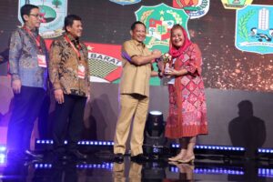 Kota Semarang Raih Penghargaan Kota Tertinggi Capaian UHC dari Kemendagri, Rp 61 Milyar Biaya Kesehatan Gratis