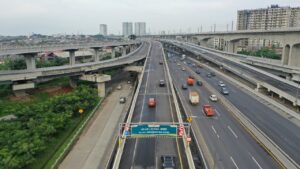 Menhub Prediksi H-3 Puncak Mudik Lebaran Kendaran di Tol Cikampek Menuju Semarang