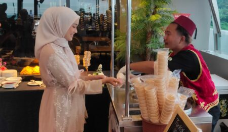 Ada Es Krim Turki Bukber All U Can Eat Hotel Aruss Semarang Hadiah Umroh