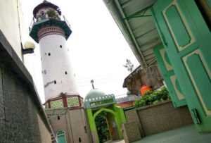 Masjid Layur Menara Kampung Melayu Semarang, Didirikan Pelaut Timur Tengah dari Bekas Menara Mercusuar