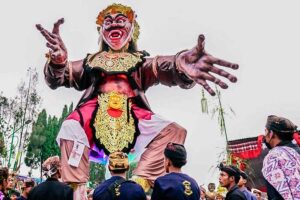 Pawai Ogoh-ogoh di Tosari Pasuruan, Memadu Kreativitas dalam Keteguhan Hati
