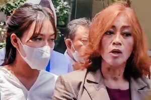 Anastasia Pretya Amanda alias APA (kiri) saat mendatangi Polda Metro Jaya (foto: istimewa)
