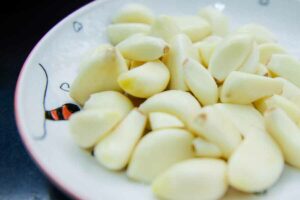 Cerita Bawang Putih, Tradisi Pengobatan Tradisional Berusia Ribuan Tahun yang Diakui Dunia Bawang Putih