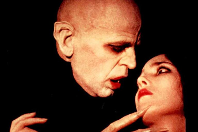 Isabelle Adjani dan Klaus Kinski dalam Nosferatu: Phantom der Nacht atau populer dengan judul Nosferatu the Vampyre (1979)