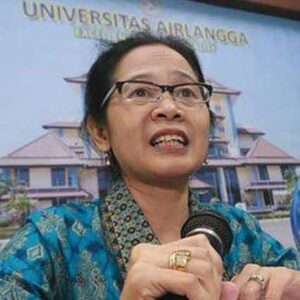 Dr Lucia Tri Suwanti, drh MP