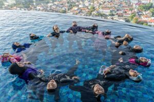 Peringati Hari Kebahagiaan Internasional, Hotel Ciputra World Gelar Aqua Workout Peserta acara Aqua Workout