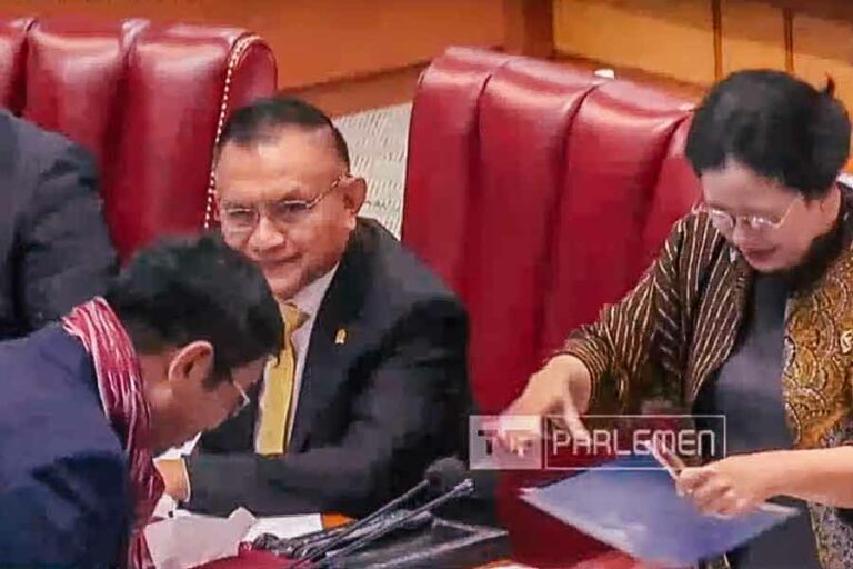DPR Sahkan Perppu Cipta Kerja, Dua Fraksi Menolak Ditetapkan Jadi Undang Undang