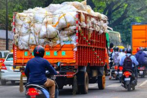 Kronologi 2 Truk Sampah Milik Pemprov DKI Jakarta Kecelakaan di Bekasi truk sampah