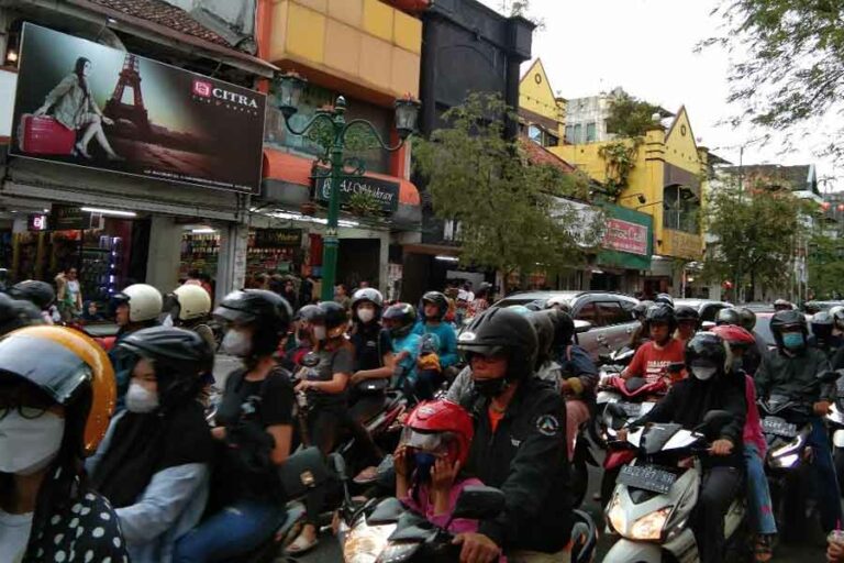 Simak, Pemkot Jogja Petakan Titik-Titik Rawan Kemacetan Lebaran 2023 Tahun ini jadi awal pelaksanaan mudik dengan keleluasaan. Potensi lonjakan jumlah pemudik diperkirakan cukup besar