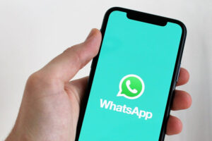 Sejumlah ponsel Android dan iPhone jadul tidak lagi mendapat dukungan WhatsApp (foto: Anton, pexels)