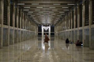 Masjid Istiqlal, Jakarta (foto: Muhamad Husni Tamami, unsplash_