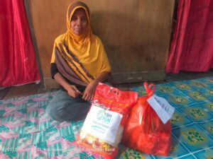 Selama Ramadan YBM PLN UID Kalbar Salurkan 1.965 Paket Sembako