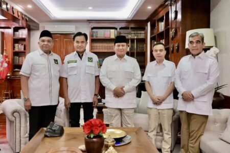 Disambangi Yusril, Prabowo Subianto: Kalau Tidak Dukung Saya Kebangetan