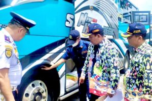 Jelang Mudik Lebaran 2023, 200 Bus AKAP di Terminal Kalideres Jalani Pra Ramp Check