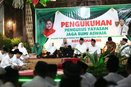 Mbak Ita Lantik Pengurus Yayasan Jaga Bumi Aswaja, Ajak Umat Islam Bersikap Moderat