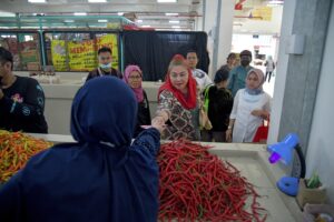 Pasar Johar Sepi, Mbak Ita Bawa 2000 ASN Pemkot Semarang Sudah Terima THR Belanja Nglarisi Pedagang