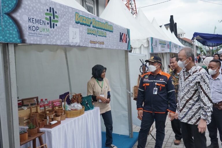 Bazar Ramadhan 1444 H Kemenkop UKM RI Digelar di Stasiun Tawang Semarang