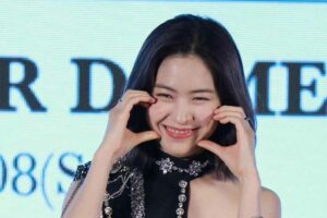 Gaya Shin Ryujin, member grup k-pop Itzy (foto: instagram @itzy__ryujin)