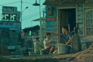 Graciella Abigail dan Vino G. Bastian dalam Miracle in Cell No. 7 (2022)