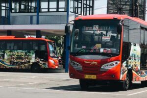 Didukung 148 Ribu Personel Gabungan, Polri Gelar Operasi Ketupat Idul Fitri 2023 Suasana di sebuah terminal bus di Jawa Tengah (foto: Apri Danu Pangestu, pexels)