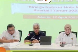 Ketua SKK Migas Beberkan Tiga Tren Global 2023 Konferensi Pers Kinerja Hulu Migas Kuartal I Tahun 2023 di Jakarta, Senin (17/4/2023)