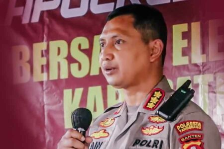Kapolres Metro Tangerang Kota Komisaris Besar Polisi Zain Dwi Nugroho