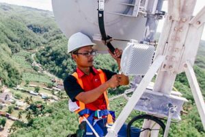Dengan penambahan jumlah BTS, pelanggan Telkomsel dapat menikmati konektivitas digital yang cepat dan stabil