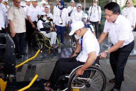BSI Berangkatkan Tiga Bus Khusus Penyandang Disabilitas untuk Mudik Dari 619 peserta mudik bareng BSI, 139 orang diantaranya adalah pemudik disabilitas (foto: istimewa)