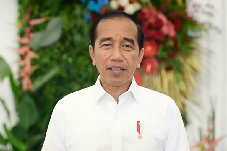 Presiden RI Joko Widodo saat memberikan keterangan terkait meningkatnya kasus Covid-19, Rabu (19/4/2023)