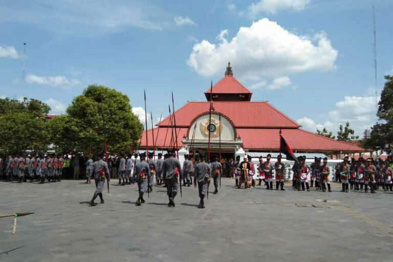 Garebeg Sawal di Masjid Gede Kauman Yogyakarta (foto: Rizki Liasari, pilar.id)