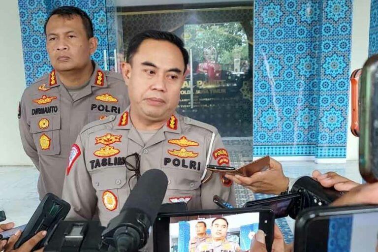 Permudah Balik Mudik, Polda Jatim Rencana Siapkan 127 Bus Gratis Ditlantas Polda Jatim, Kombes Pol Muhammad Taslim Chairuddin saat menyampaikan rencana pengadaan bus gratis untuk balik mudik bagi masyarakat di Polda Jatim, Minggu (23/4/2023)