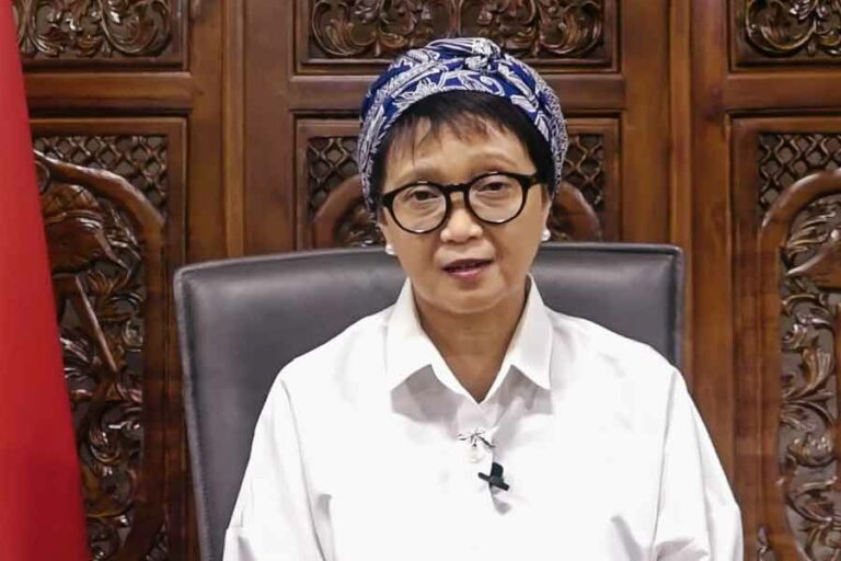 Bus Evakuasi Alami Kecelakaan, Menlu: Jumlah WNI di Sudan Tercatat 937 Orang Menteri Luar Negeri Indonesia Retno Marsudi