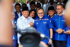 Silaturahmi Ketum PAN Zulkifli Hasan dan Ketua Umum Gerindra Prabowo Subianto saat Ramadhan lalu (foto: facebook @amanatnasional)