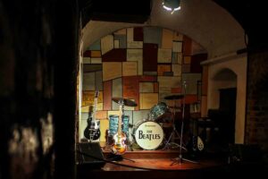 Hari ini Dalam Sejarah, Paul McCartney Umumkan The Beatles Bubar Sudut The Beatles Story di Liverpool (foto: Ray, unsplash)