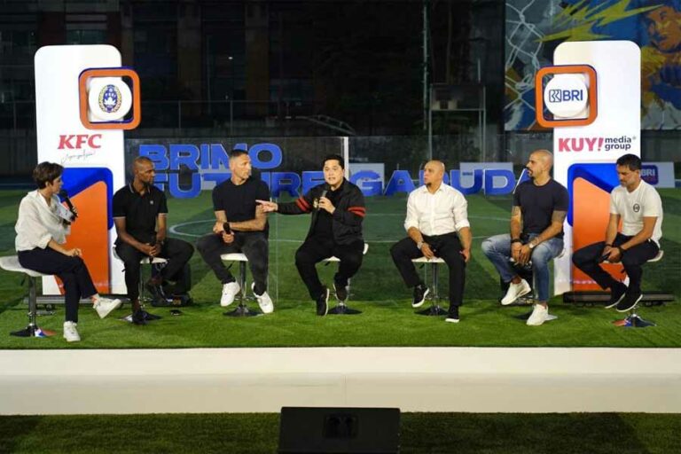 Motivational talk show untuk peserta U-16 di Stadion BRI BRILiaN