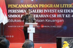 Libatkan Guru dan Perempuan, OJK Perkuat Literasi dan Inklusi Keuangan di Maluku Sejak 2014, OJK bersama Kementerian Pendidikan dan Kebudayaan menyusun buku edukasi keuangan sebagai materi literasi bagi siswa-siswi.