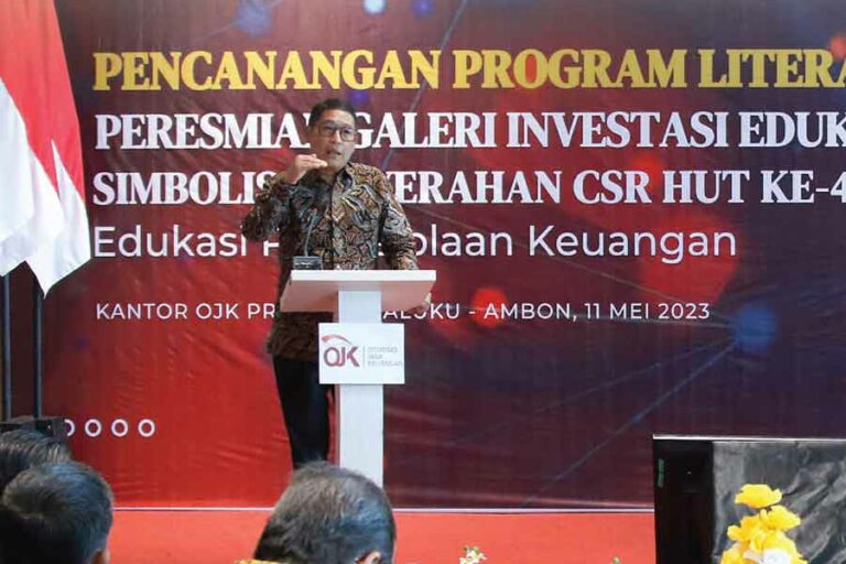 Libatkan Guru dan Perempuan, OJK Perkuat Literasi dan Inklusi Keuangan di Maluku Sejak 2014, OJK bersama Kementerian Pendidikan dan Kebudayaan menyusun buku edukasi keuangan sebagai materi literasi bagi siswa-siswi.