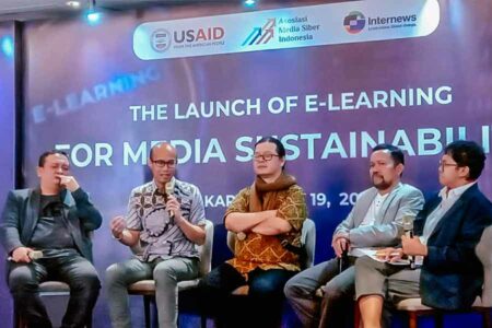Talkshow lanskap media digital bersama sejumlah nara sumber kompeten dan dimoderatori Citra Dyah Prastuti (Pemimpin Redaksi KBR).