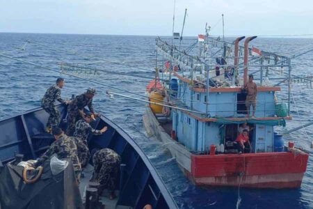 Sembilan kapal perikanan itu sedang diperiksa oleh Kantor UPT Ditjen PSDKP terdekat untuk pemeriksaan lebih lanjut