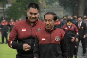 Jokowi Apresiasi Capaian Medali Emas Tim Indonesia di SEA Games Kamboja Presiden RI Joko Widodo memberikan apresiasi terhadap keberhasilan kontingen Indonesia mencapai target 60 medali emas SEA Games 2023 Kamboja. (foto: kemenpora)