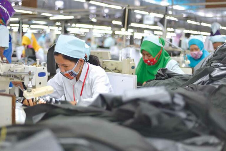 Industri tekstil dan produk tekstil merupakan salah satu sektor yang mendapat prioritas pengembangan, sesuai peta jalan Making Indonesia 4.0.