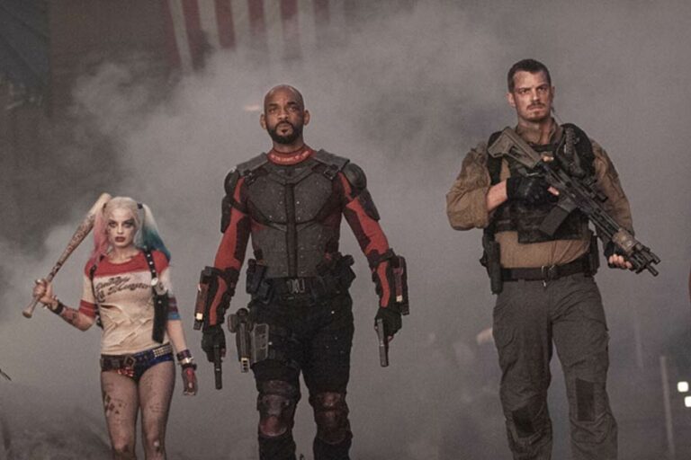 Margot Robbie, Will Smith, dan Joel Kinnaman dalam Suicide Squad (2016)