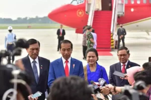 Presiden Joko Widodo saat memberikan keterangan pers sebelum berangkat ke Jepang, Jumat (19/5/2023).