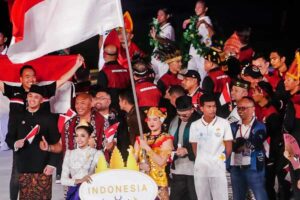 Gaya Flairene Candrea Wonomiharjo Curi Perhatian di Pembukaan SEA Games 2023 Kamboja