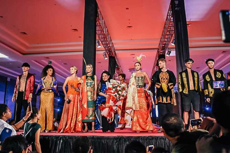 Gelaran FESPA, Festival Pesona Tanah Papua di Gedung Aimas Convention Center (foto: dok Diskominfo Kab Sorong)